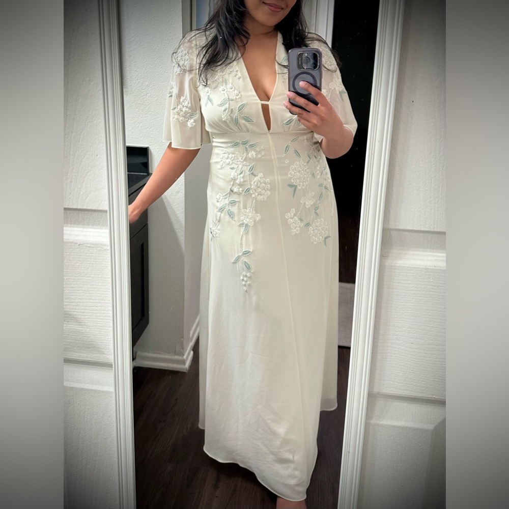 Hope and Ivy embroidery wedding dress - Picture 9 of 9